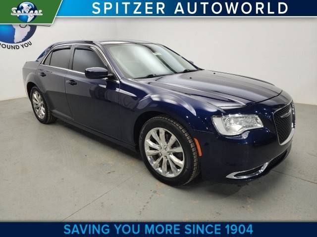 2017 Chrysler 300 Limited AWD photo