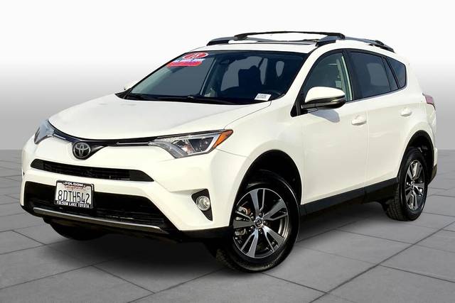 2018 Toyota RAV4 XLE AWD photo