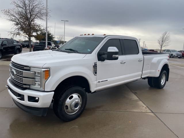 2018 Ford F-350 Super Duty Platinum 4WD photo