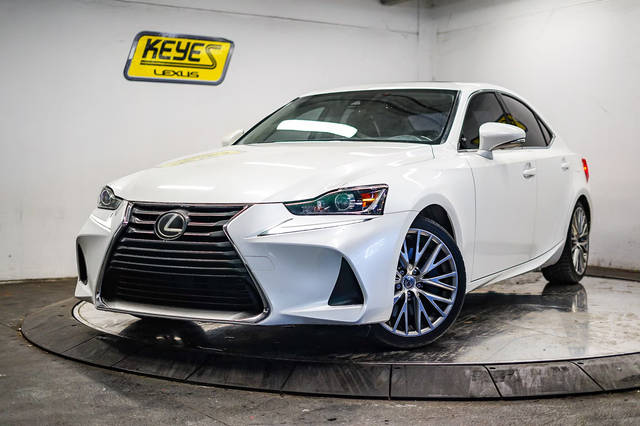 2018 Lexus IS IS 300 RWD photo
