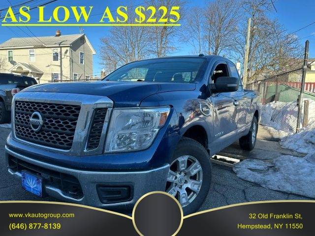 2017 Nissan Titan SV 4WD photo