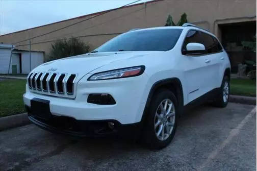 2018 Jeep Cherokee Latitude Plus FWD photo