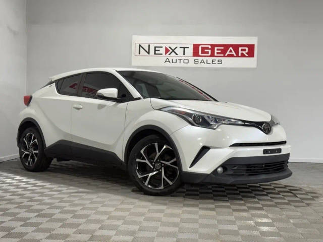 2018 Toyota C-HR XLE Premium FWD photo