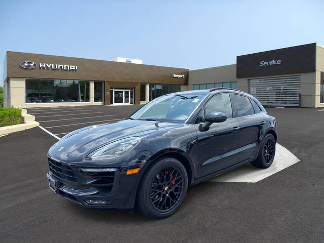2018 Porsche Macan GTS AWD photo