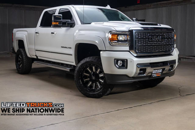 2018 GMC Sierra 2500HD Denali 4WD photo