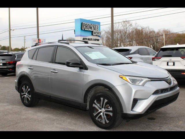 2018 Toyota RAV4 LE FWD photo