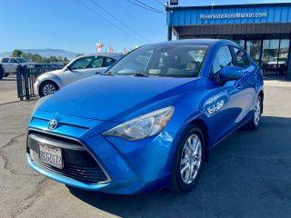 2018 Toyota Yaris FWD photo