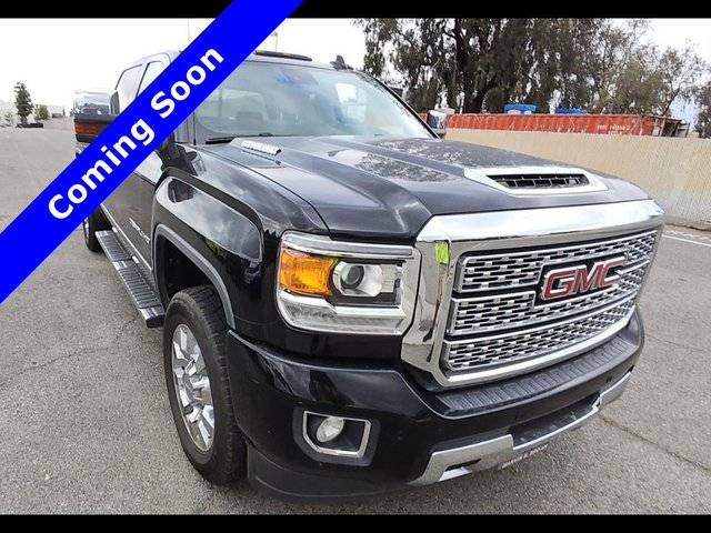 2018 GMC Sierra 2500HD Denali 4WD photo