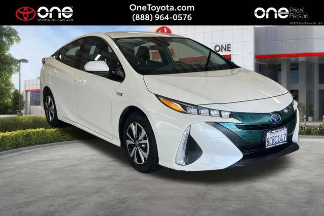 2017 Toyota Prius Prime Plus FWD photo