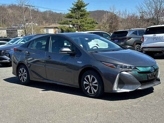 2017 Toyota Prius Prime Premium FWD photo