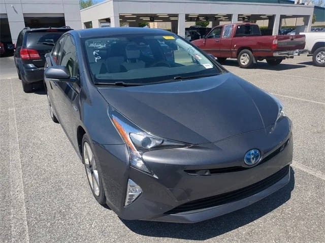 2018 Toyota Prius Three Touring FWD photo