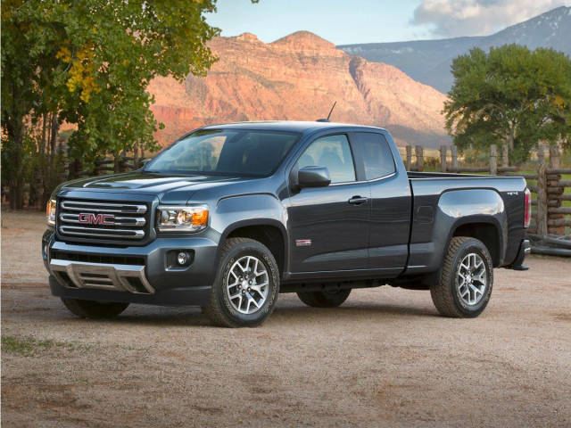 2018 GMC Canyon 4WD SLE 4WD photo