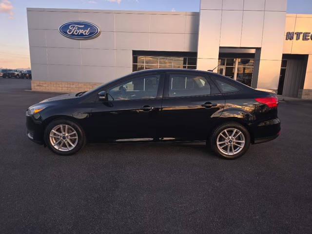 2016 Ford Focus SE FWD photo