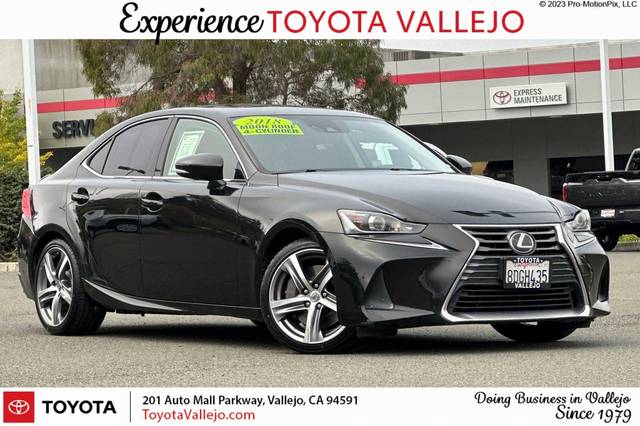 2018 Lexus IS IS 300 RWD photo