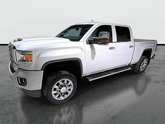 2018 GMC Sierra 2500HD Denali 4WD photo