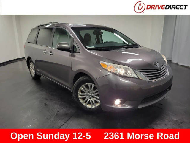 2017 Toyota Sienna XLE Premium FWD photo