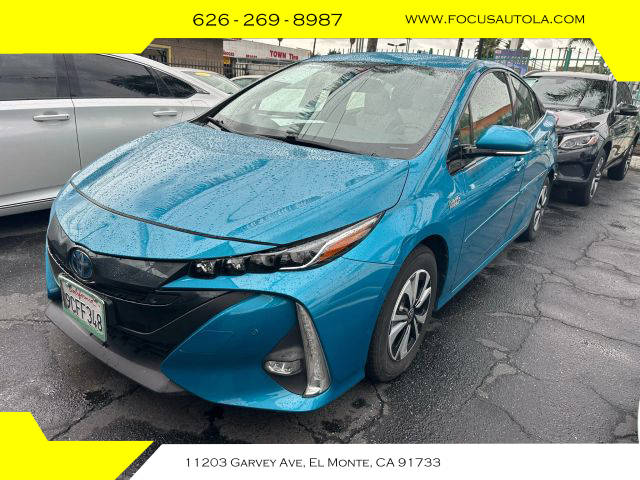 2017 Toyota Prius Prime Advanced FWD photo