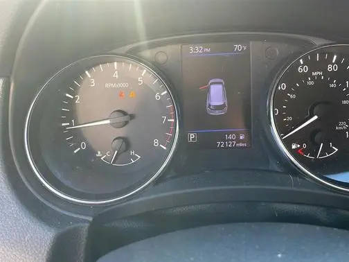 2018 Nissan Rogue SV FWD photo