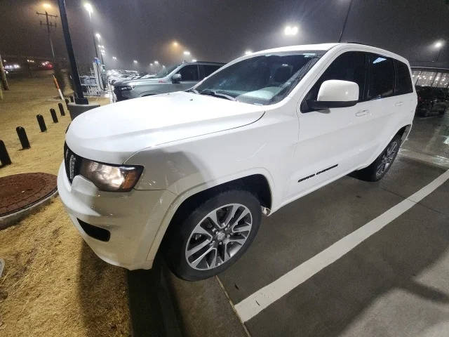 2018 Jeep Grand Cherokee Altitude 4WD photo