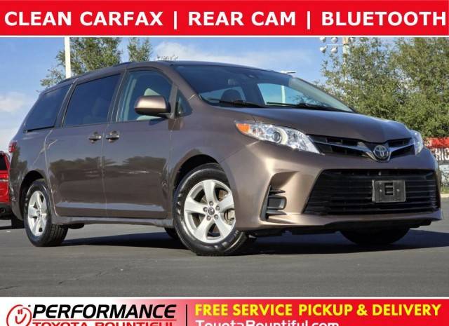 2018 Toyota Sienna LE FWD photo