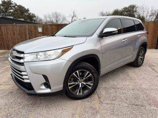 2018 Toyota Highlander LE FWD photo