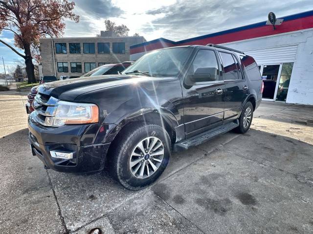 2017 Ford Expedition XLT 4WD photo