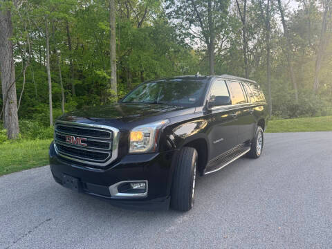 2017 GMC Yukon XL SLT 4WD photo