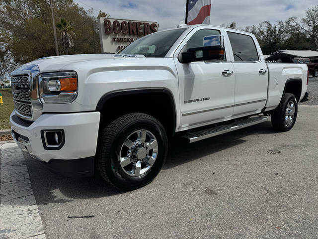 2018 GMC Sierra 3500HD Denali 4WD photo