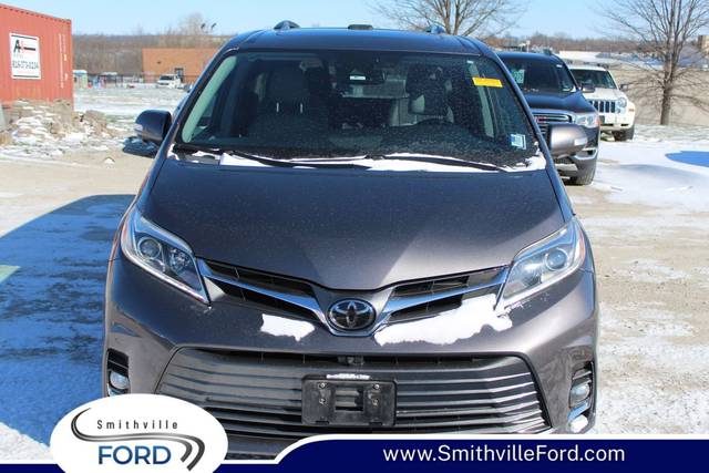 2018 Toyota Sienna Limited Premium AWD photo