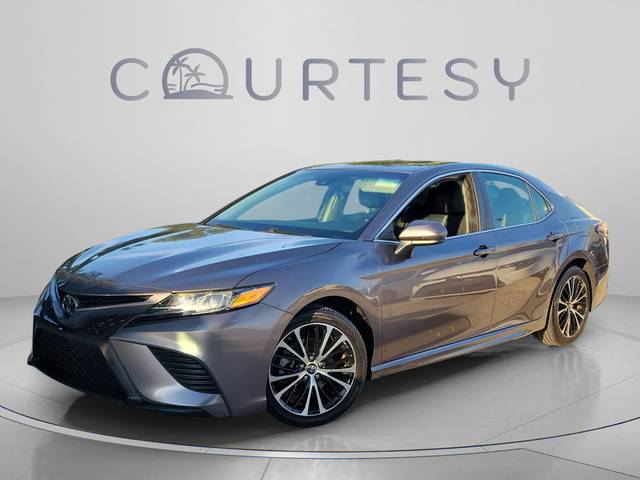 2018 Toyota Camry SE FWD photo