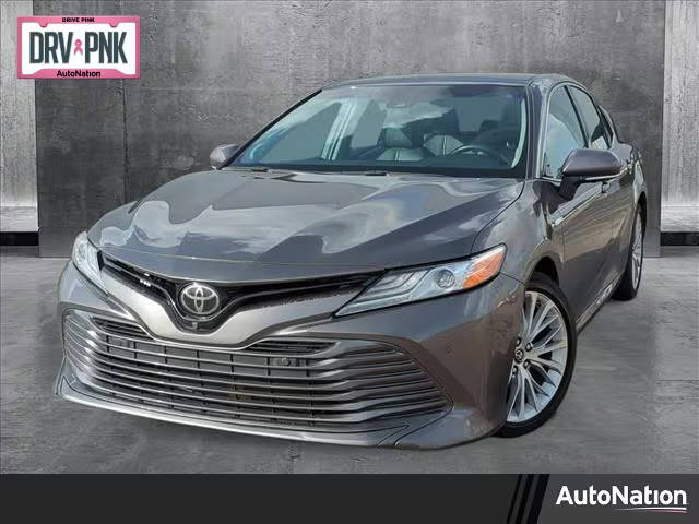 2018 Toyota Camry XLE V6 FWD photo