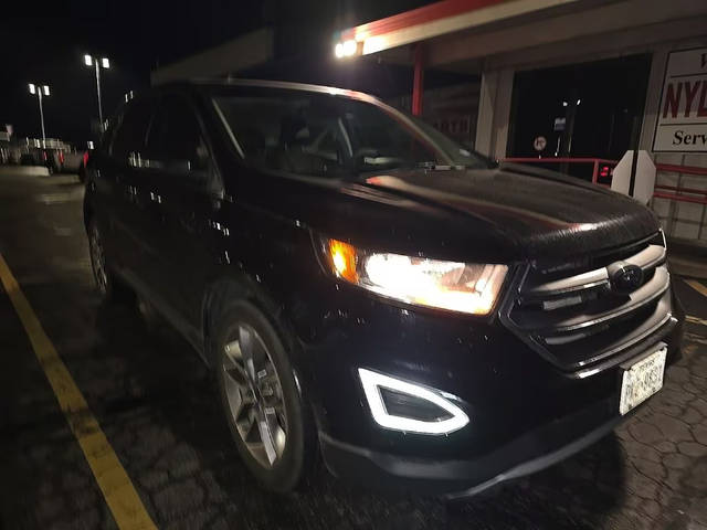 2018 Ford Edge Titanium FWD photo