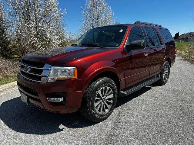 2017 Ford Expedition XLT 4WD photo