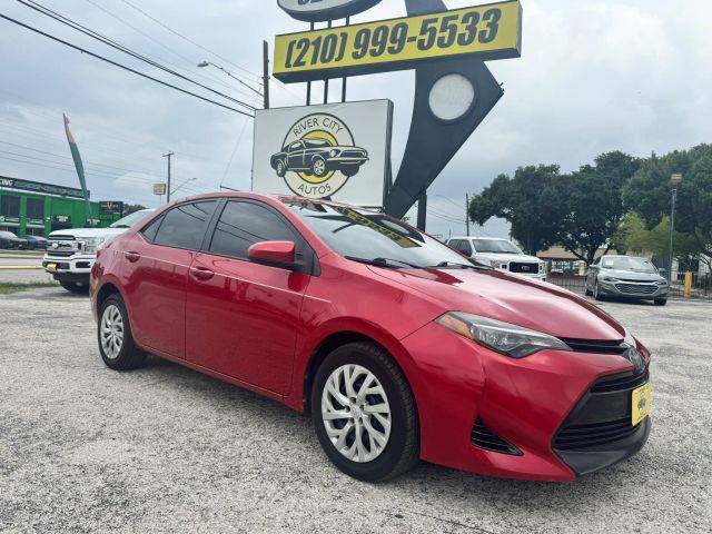 2018 Toyota Corolla LE FWD photo