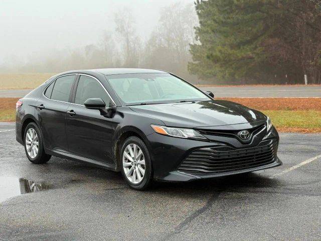 2018 Toyota Camry LE FWD photo