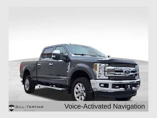 2018 Ford F-350 Super Duty LARIAT 4WD photo