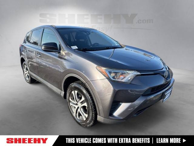 2018 Toyota RAV4 LE AWD photo
