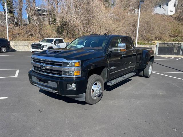 2018 Chevrolet Silverado 3500HD High Country 4WD photo