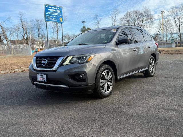 2017 Nissan Pathfinder SV 4WD photo