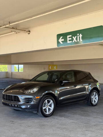 2017 Porsche Macan AWD photo