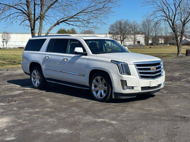 2017 Cadillac Escalade ESV Luxury 4WD photo