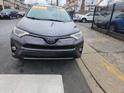 2018 Toyota RAV4 XLE AWD photo