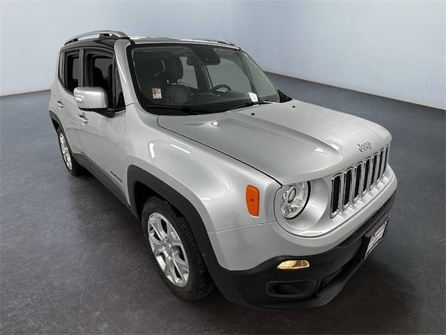 2017 Jeep Renegade Limited FWD photo