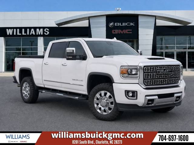 2018 GMC Sierra 2500HD Denali 4WD photo