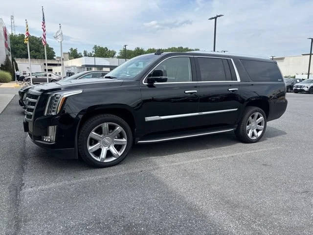 2018 Cadillac Escalade ESV Luxury 4WD photo