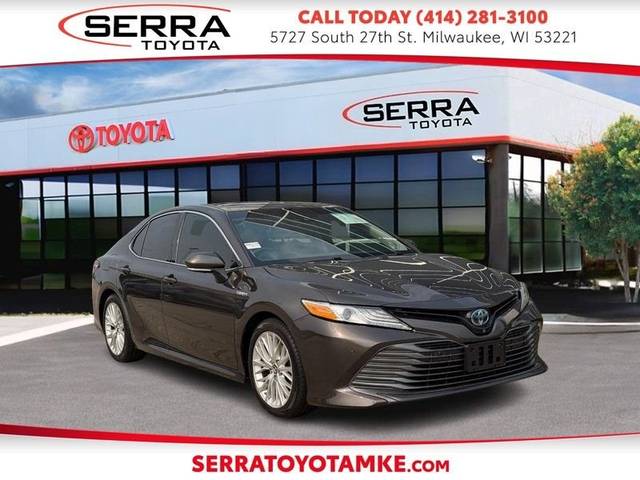 2018 Toyota Camry Hybrid XLE FWD photo