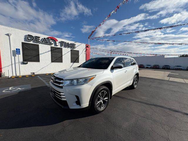 2018 Toyota Highlander LE FWD photo