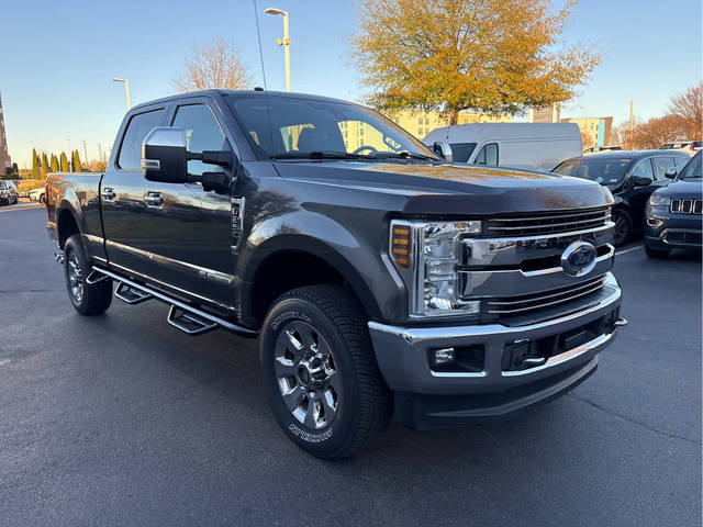 2018 Ford F-250 Super Duty LARIAT 4WD photo