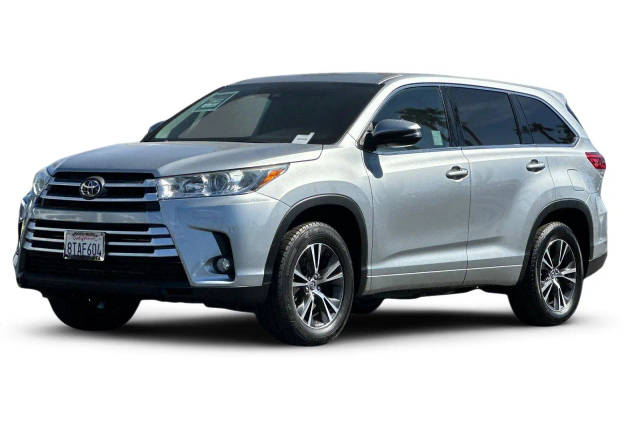 2018 Toyota Highlander LE Plus FWD photo