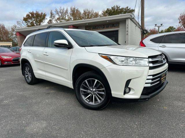 2018 Toyota Highlander XLE AWD photo